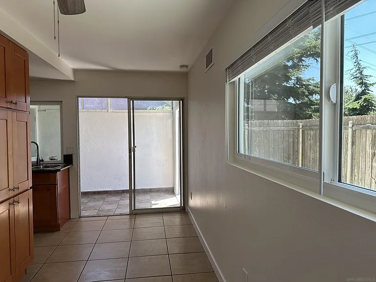 1450 Melrose Ave #103 — Photo 11