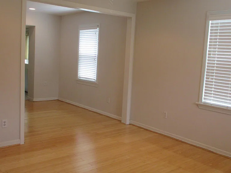 407 S Veitch St — Photo 3