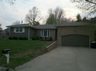 913 Allison Ave, Manhattan, KS 66502