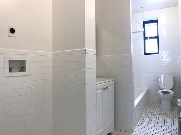 4th image of 21 Saint Pauls Ct APT 6B