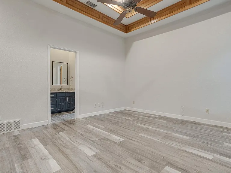 5629 Guadalajara Dr — Photo 28