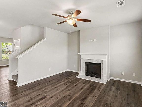 4th image of 105 McEntyre Ct