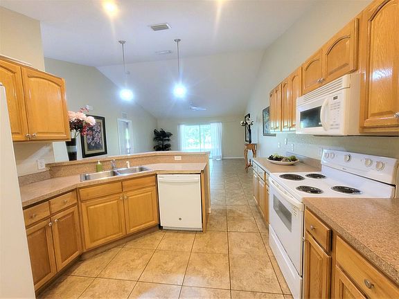 5th image of 11124 Hotchkiss Dr Unit A