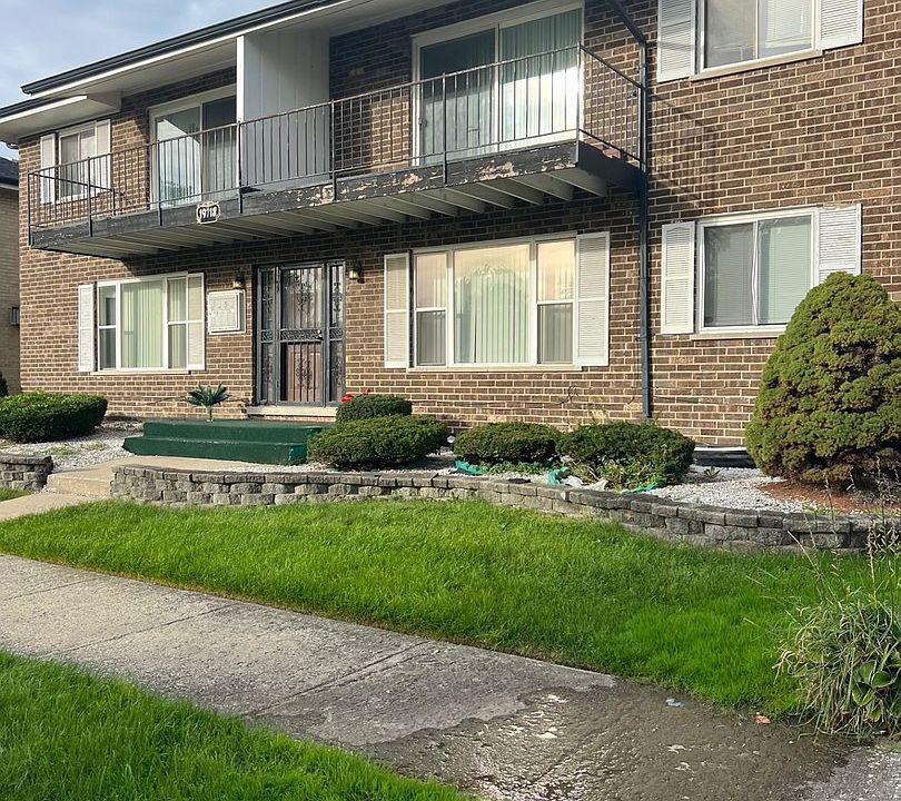 1st image of 19718 Crescent Ave