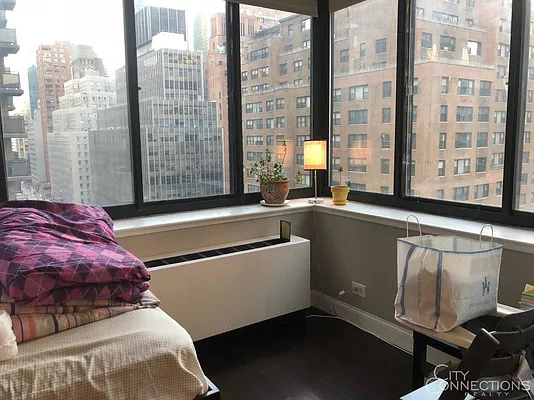 Rented by City Connections Realty | media 8