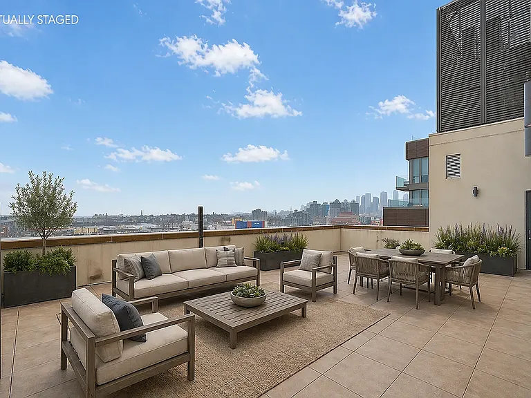229 9th St #307 — Photo 20