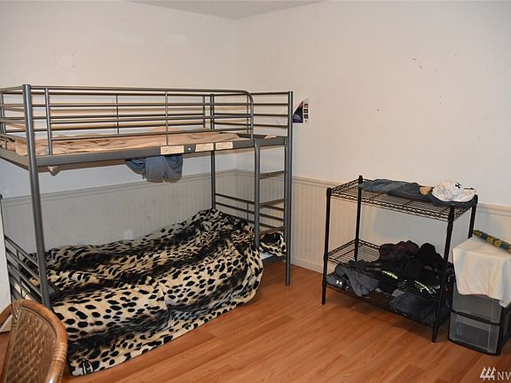 4th image of 611 Bender Ln