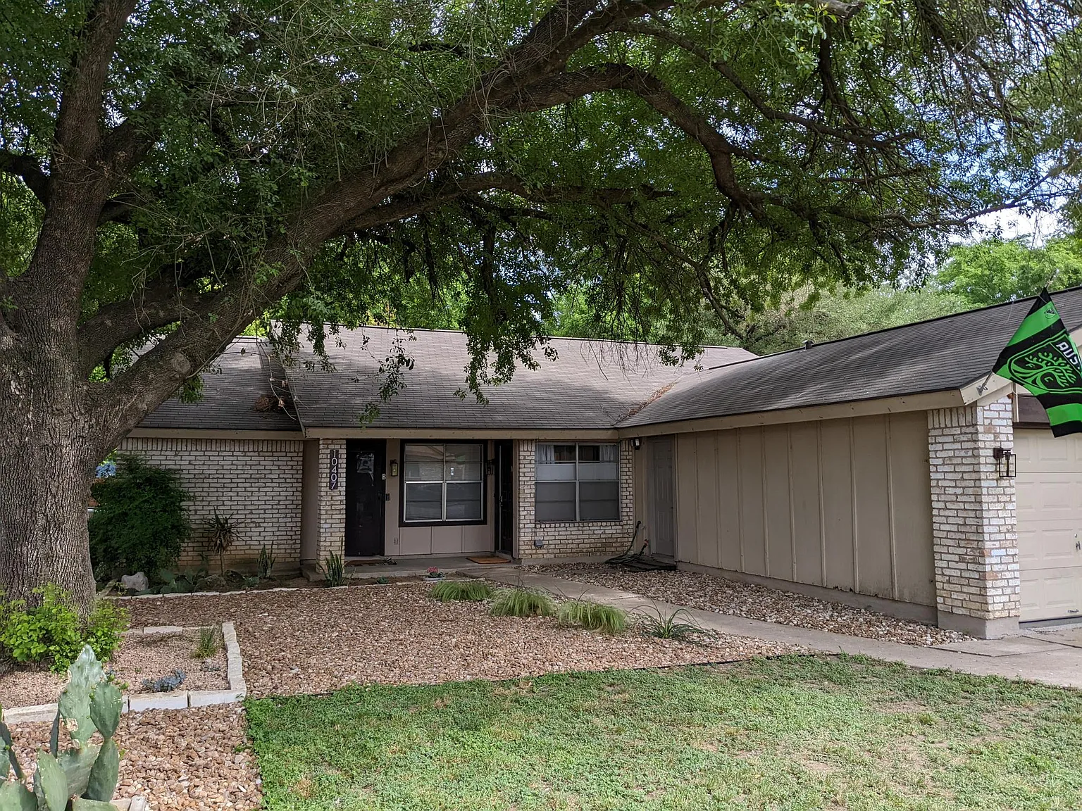 10407 Little Pebble Dr — Photo 4
