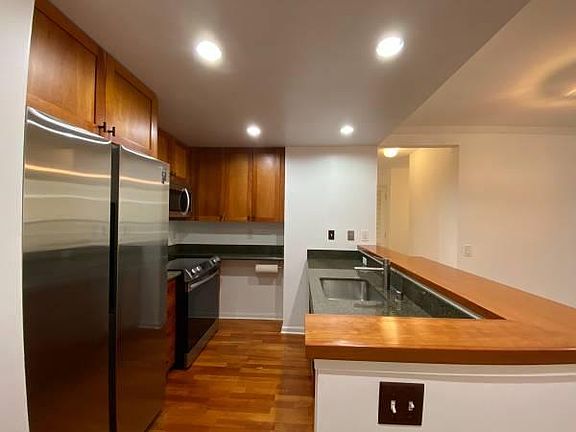 3rd image of 1800 Washington St APT 312