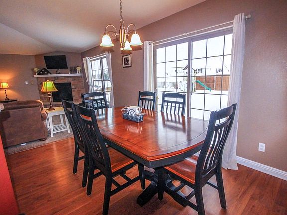 4th image of 304 White Eagle Ct