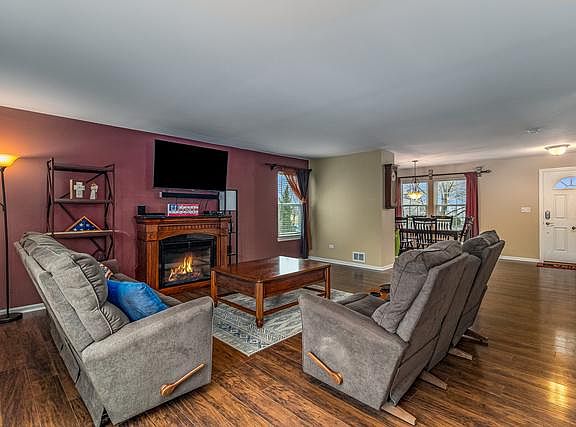5th image of 1888 Faxon Dr