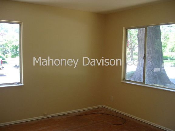 4th image of 211 12th St
