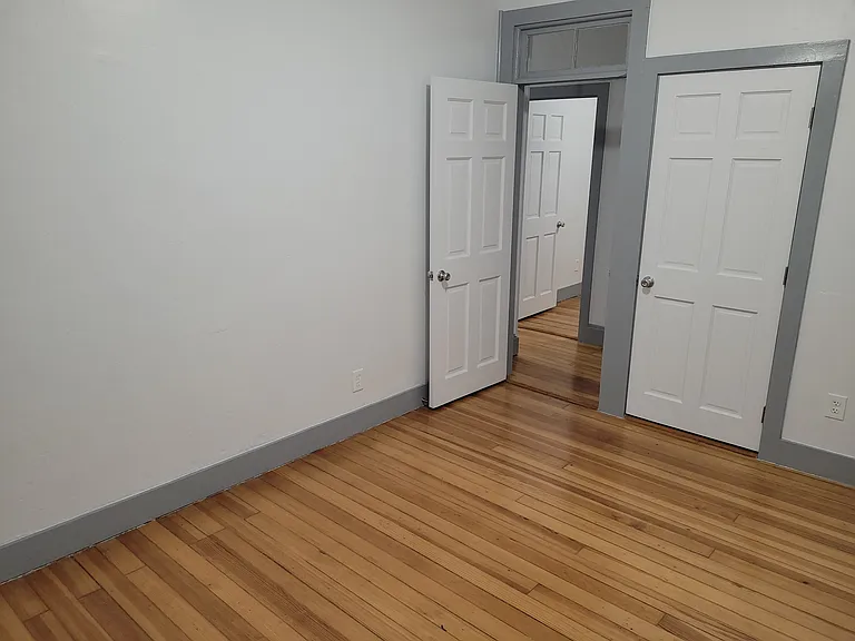 473 Main St — Photo 9