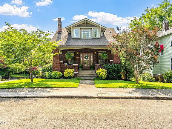 2nd image of 1428 Fremont Pl