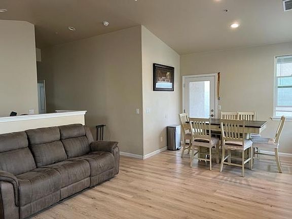 4th image of 22 Birch Hill Way