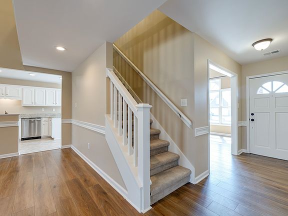 5th image of 8864 Aspen View Cv