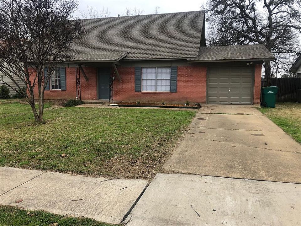 1st image of 1131 Pebblebrook Dr
