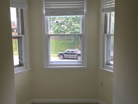 3rd image of 3020 Southern Elm Ct