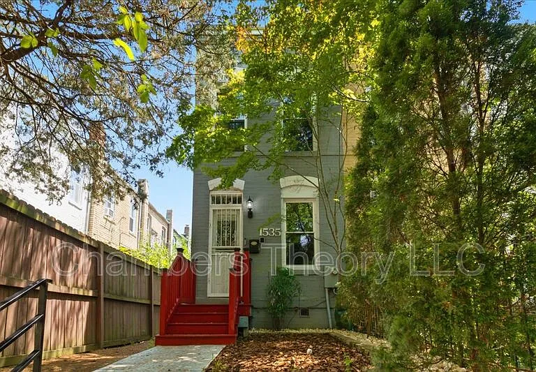 1535 Constitution Ave NE — Photo 2