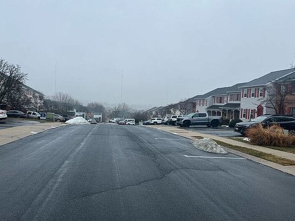 5th image of 295 Robin Hill Cir
