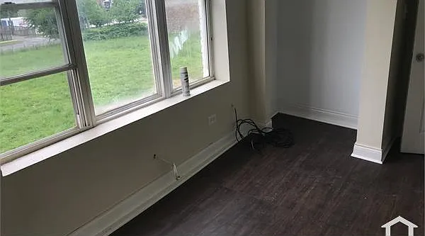 3 bed, $1,350 — Photo 4