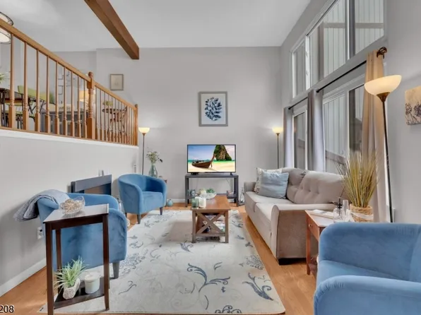 329 Alpine Ct #29, Stanhope Boro, NJ 07874