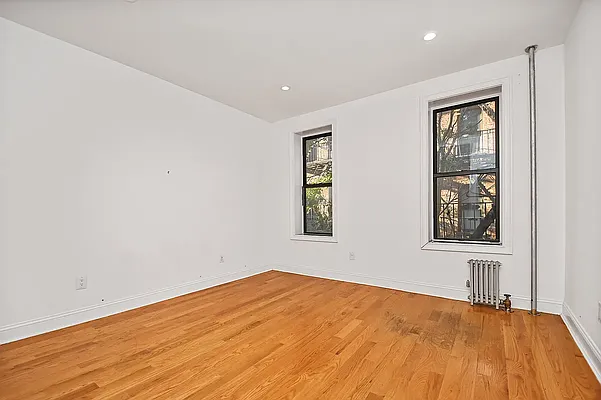 Rented by Compass | media 9