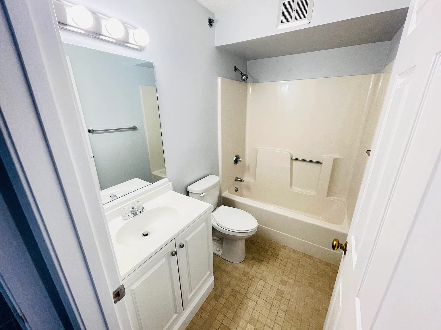 2 bed, 946 sqft, $2,800 — Photo 2
