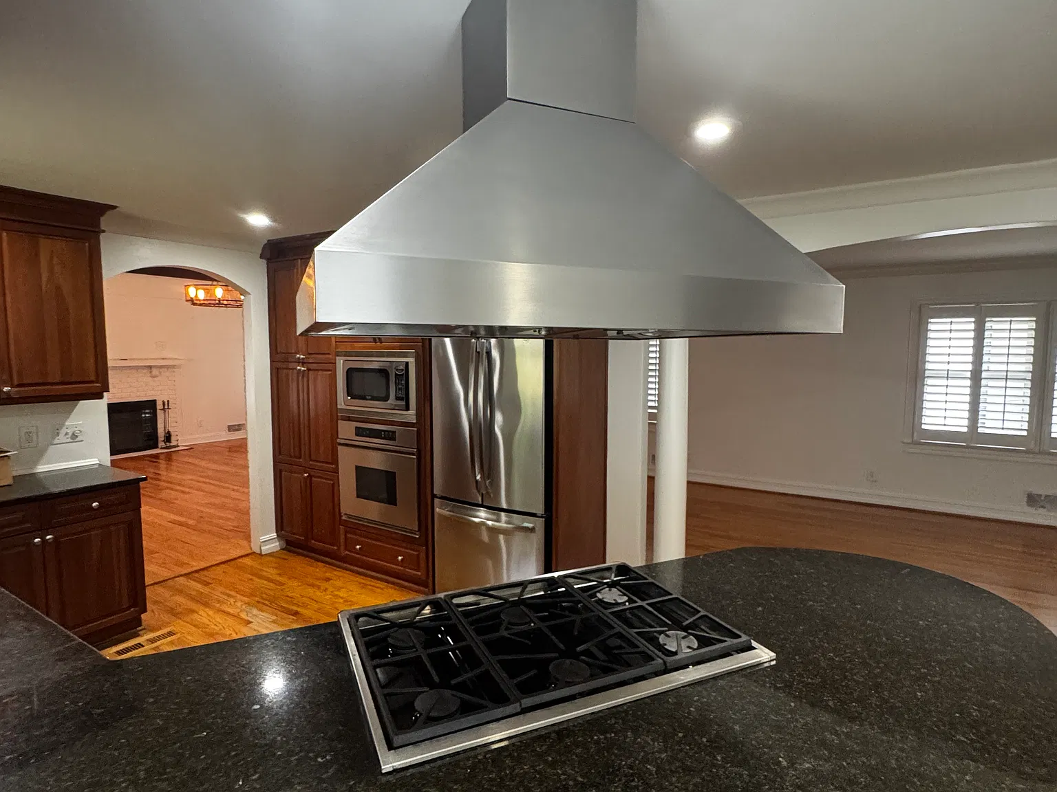 4 bed, 2004 sqft, $3,950 — Photo 4