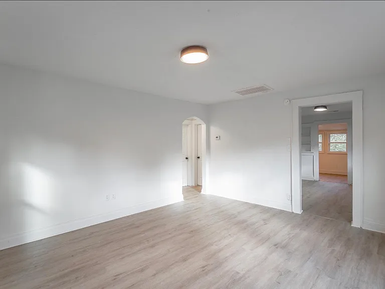 2124 Tunnel Blvd — Photo 2