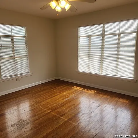 2 bed, 1.0 bath, 4112 sqft, $965 — Photo 4