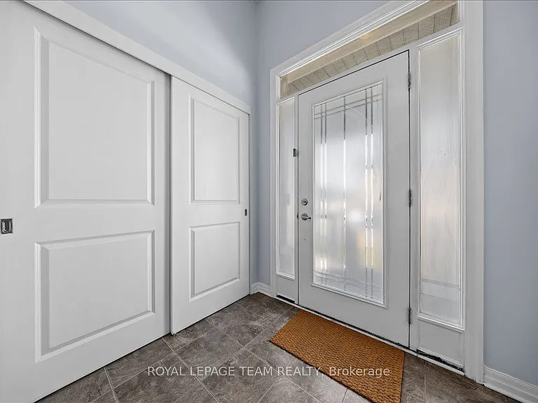 333 Tulum Cres — Photo 3