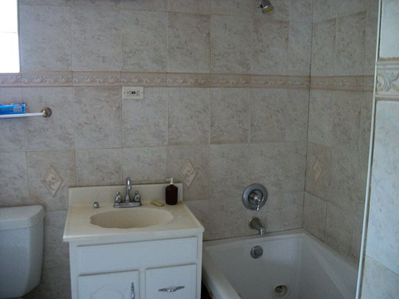 3rd image of 3535 Kingsland Ave