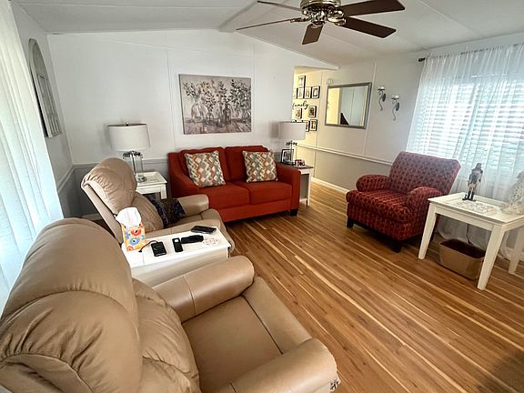 4th image of 1219 Opal Ave