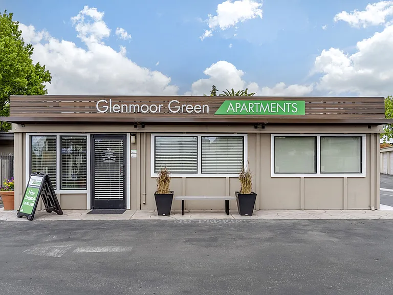 Glenmoor Green Apartments — Photo 50