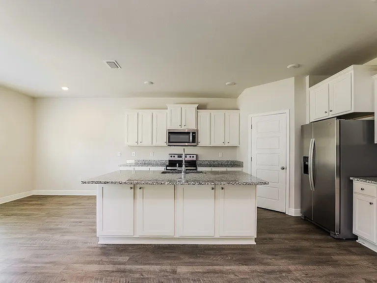 110 London Cir — Photo 4