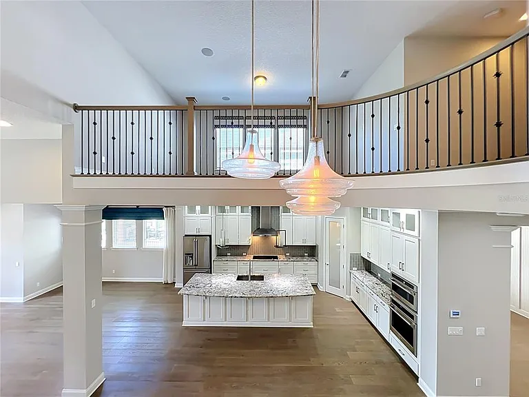 9646 Reymont St — Photo 36