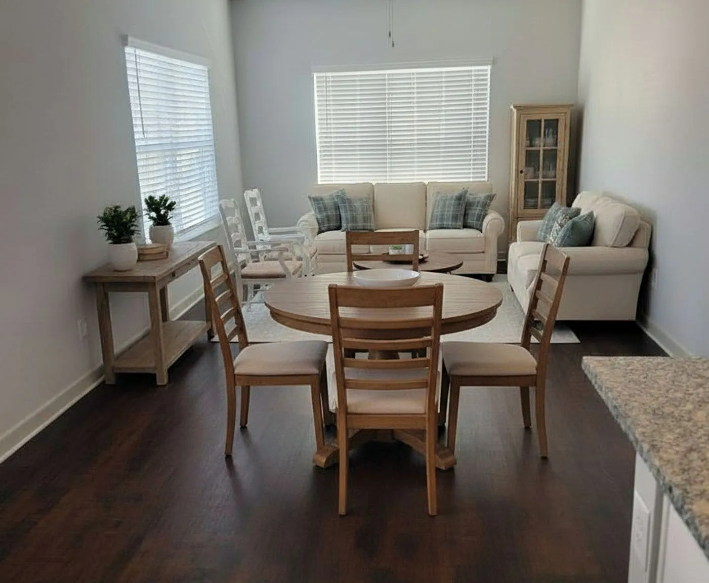 Save 25% Your Second Month at Cottages at 76 - Luxury Living! — Photo 3