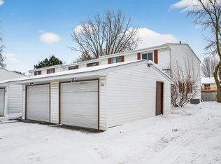 842 Woodgate Dr #211, Vadnais Heights, MN 55127