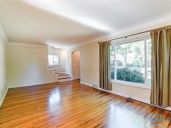 3rd image of 2834 Merrimac Blvd