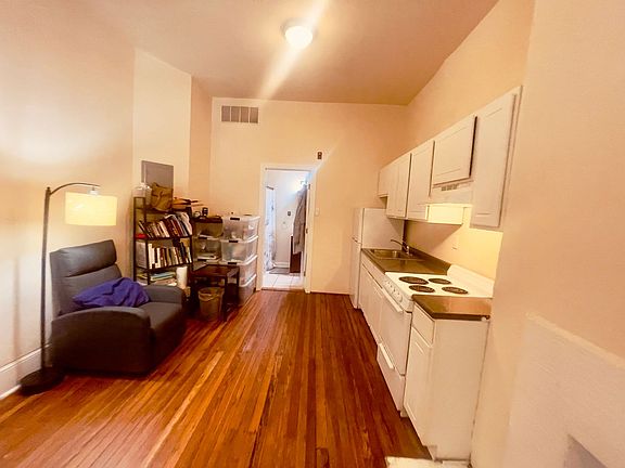 5th image of 4402-4431 Chestnut St #4425-1