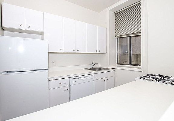 2nd image of 221 E 33rd St APT 6F