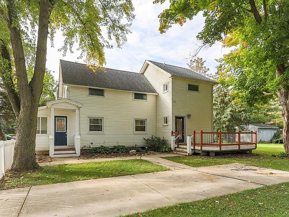 3rd image of 9139 Elizabeth St