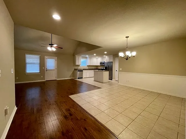 810 SW Pure Globe St — Photo 2