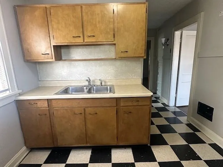 1164 Northwest Blvd #C — Photo 14