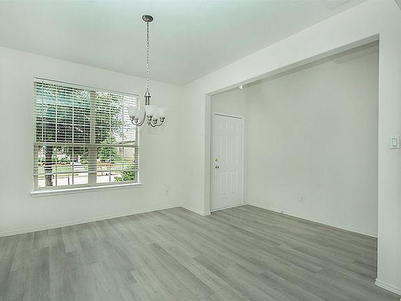 3rd image of 2301 Brightstone Dr