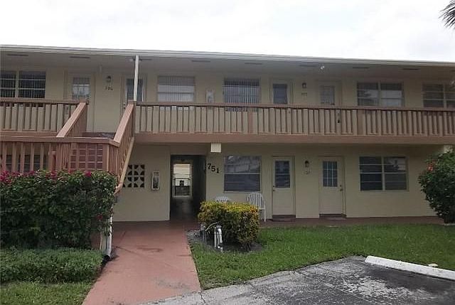 1st image of 751 Pine Dr APT 207