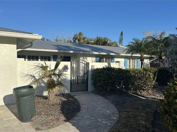 431 Island Cir, Sarasota, FL 34242