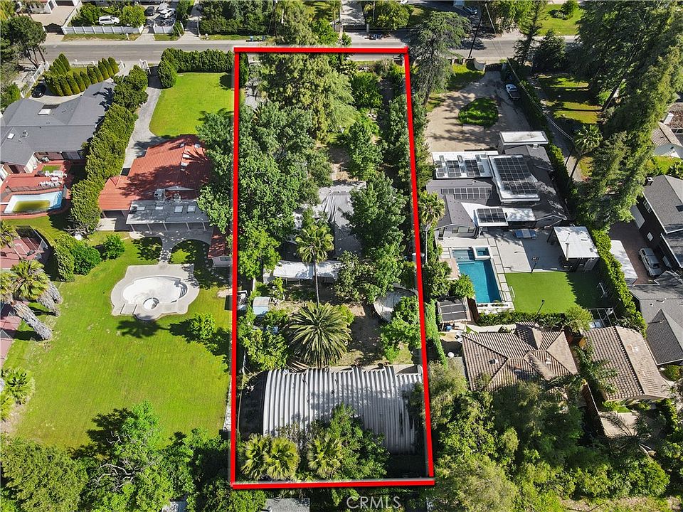 1st image of 23062 Oxnard St