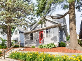1073 Earl St, Saint Paul, MN 55106